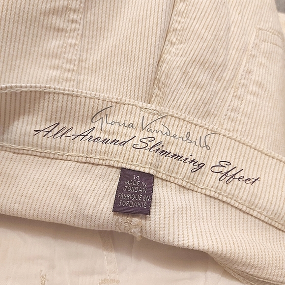 3 for $25- Gloria Vanderbilt Cream Capris, Size 14 - Picture 8 of 16